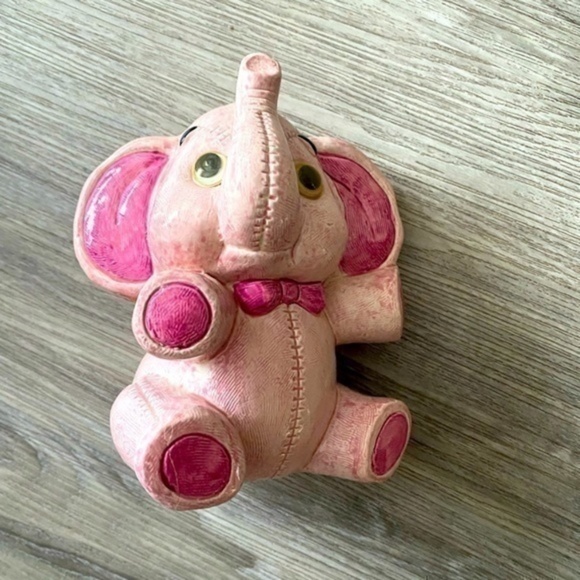 Vintage retro adorable 6.5” pink elephant money piggybank. Excellent condition. - Picture 2 of 8